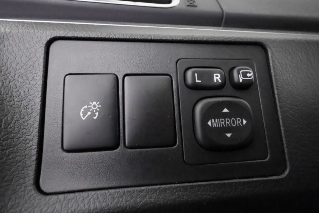 Toyota Verso 2013 Harmaa