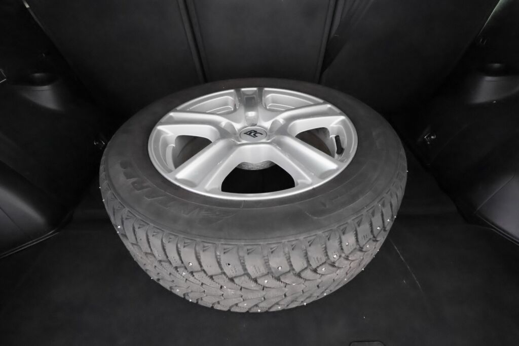 Toyota Verso 2013 Harmaa