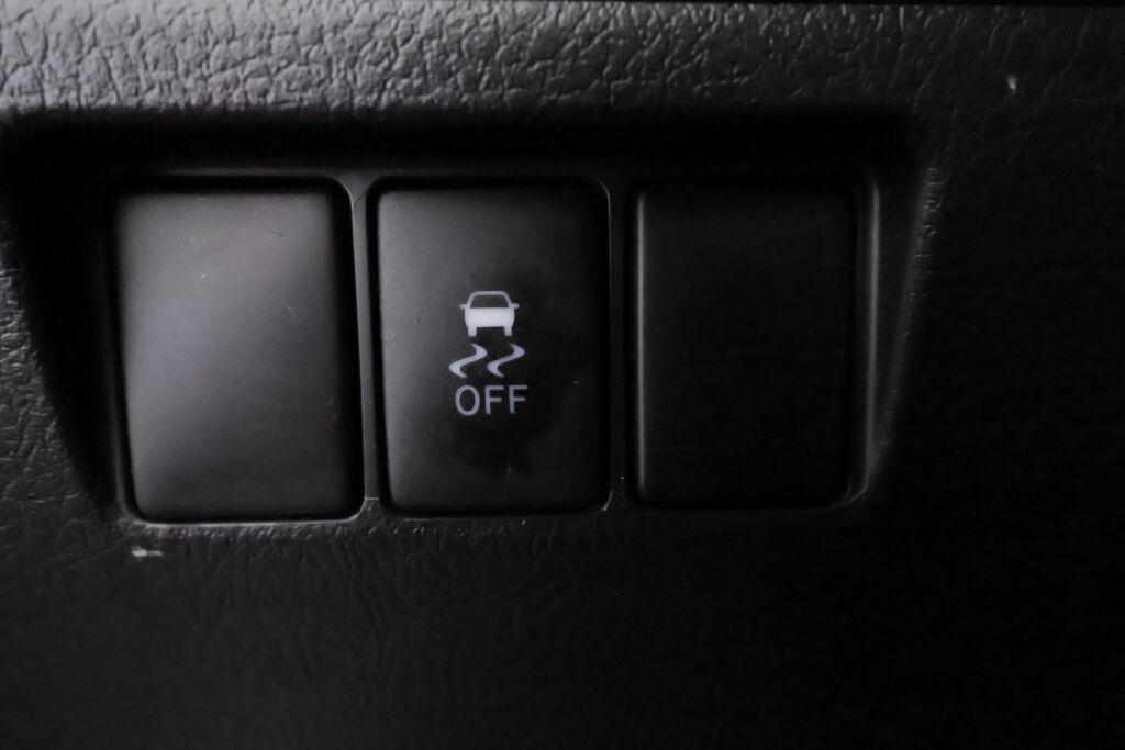 Toyota Verso 2013 Harmaa