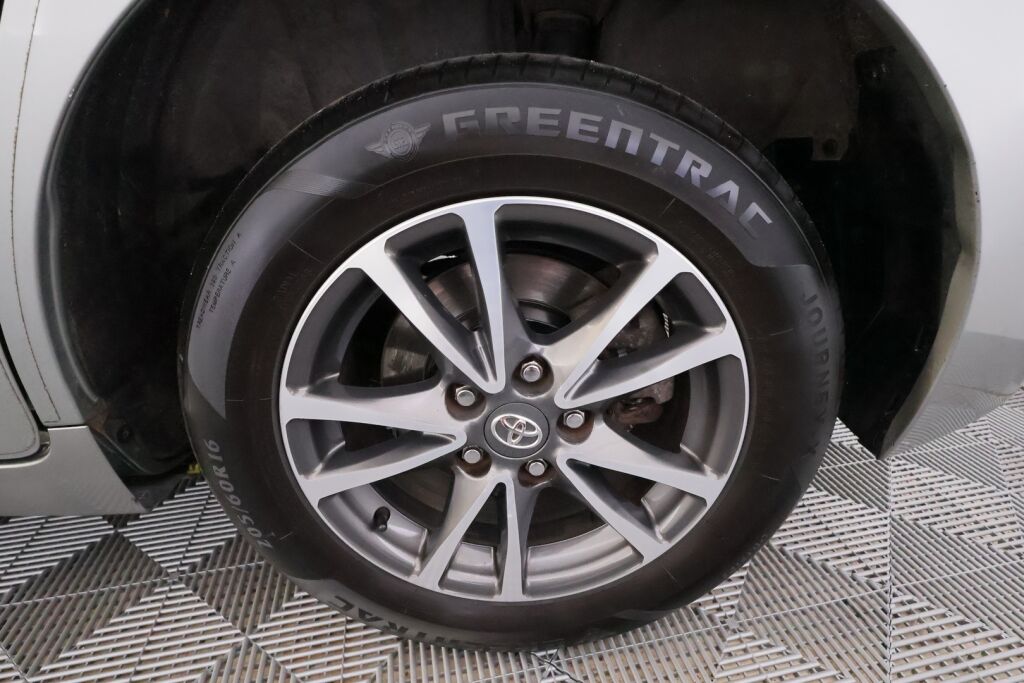 Toyota Verso 2013 Harmaa