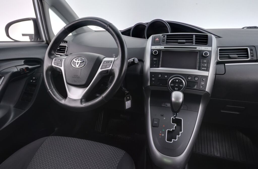Toyota Verso 2013 Harmaa