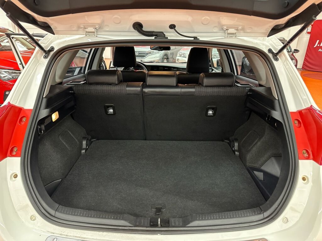 Toyota Auris 2013 Valkoinen