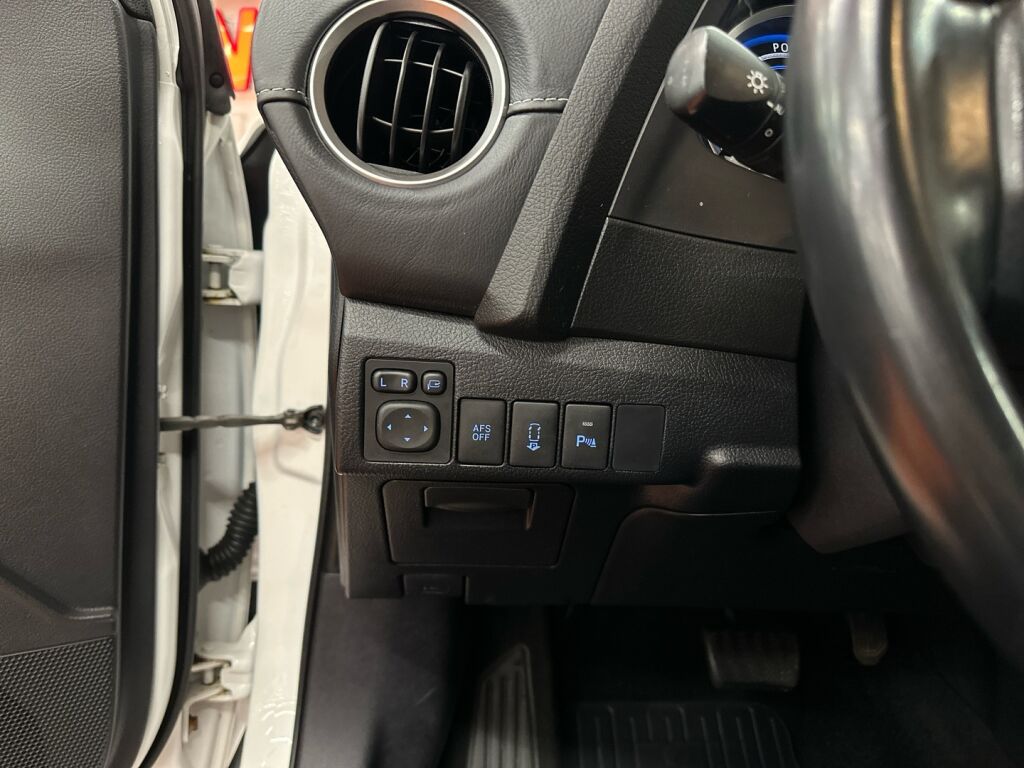 Toyota Auris 2013 Valkoinen