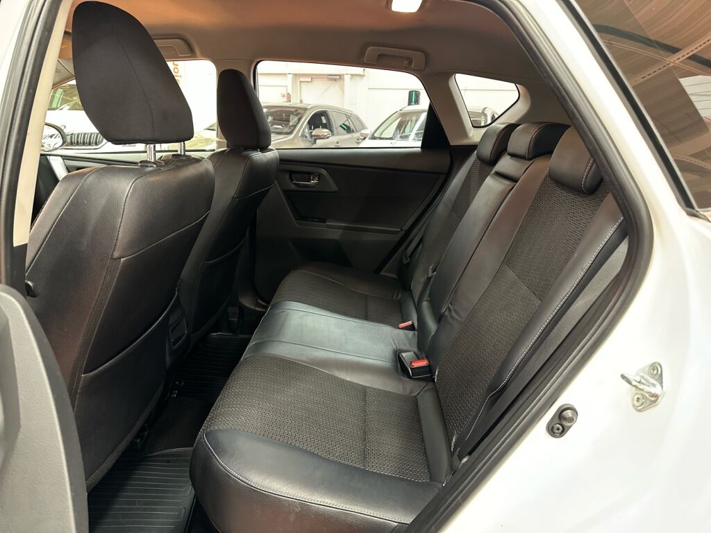 Toyota Auris 2013 Valkoinen