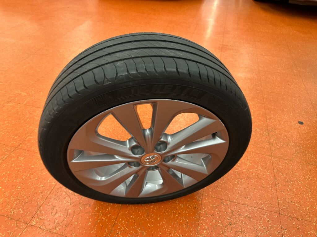 Toyota Auris 2013 Valkoinen