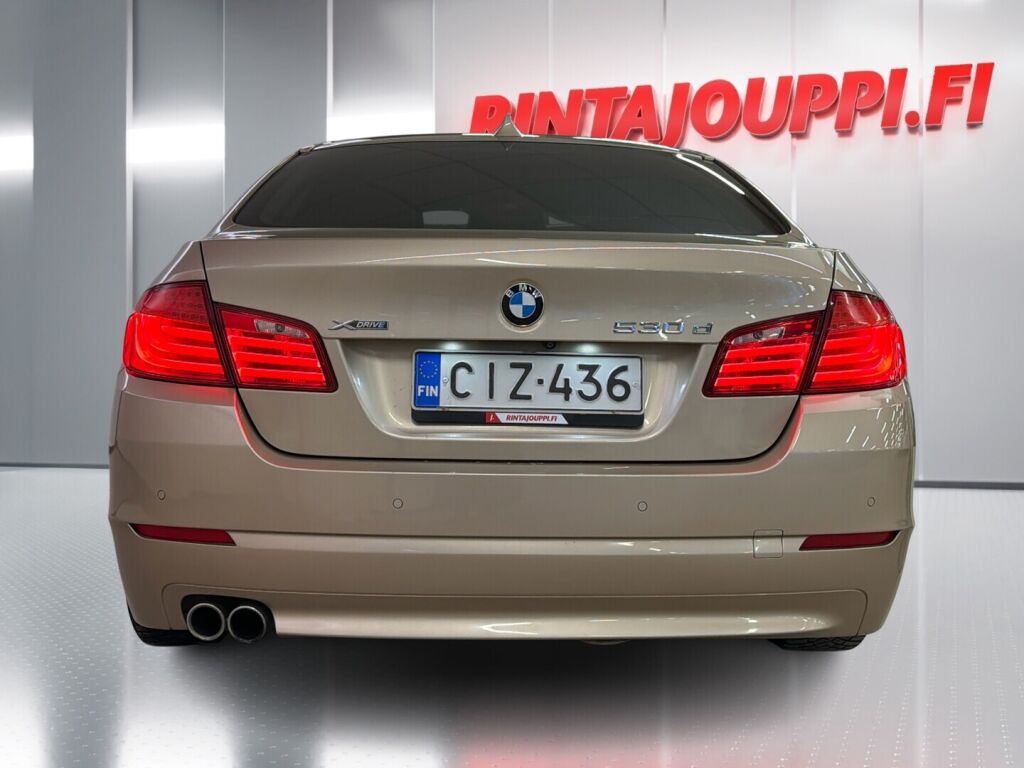 BMW 530 2013 Ruskea (beige)