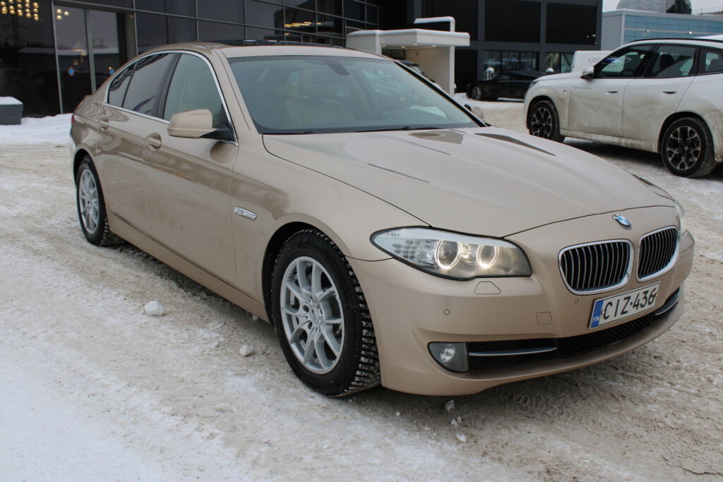 BMW 530 2013 Ruskea (beige)