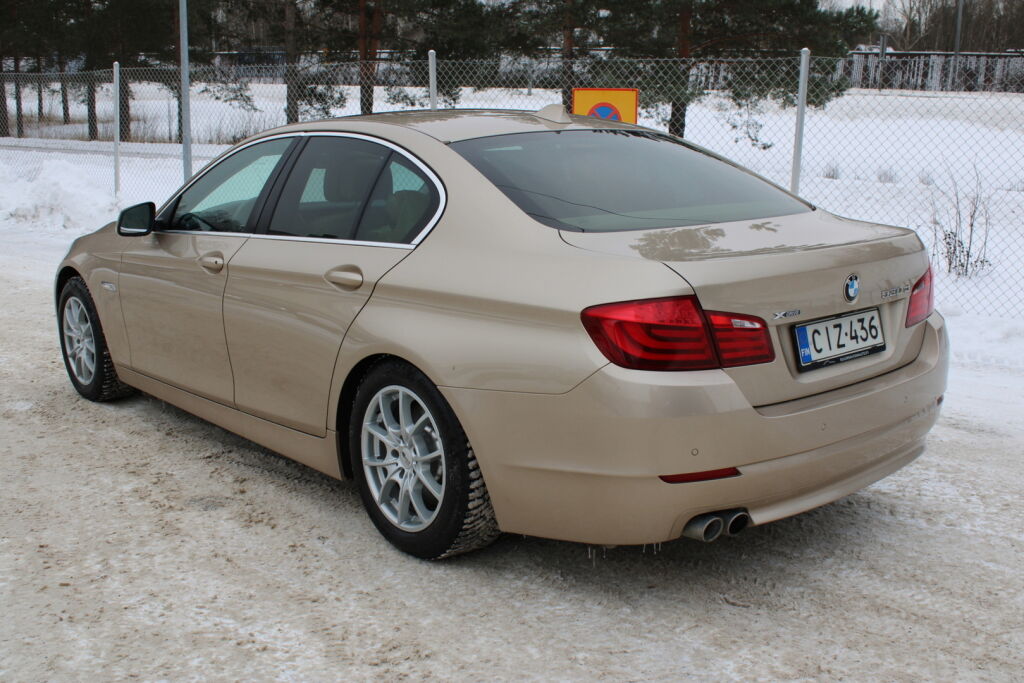 BMW 530 2013 Ruskea (beige)