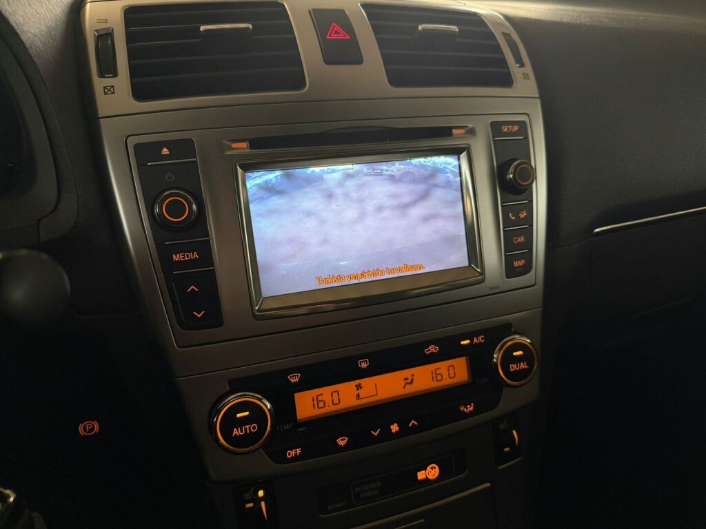 Toyota Avensis 2013 Harmaa