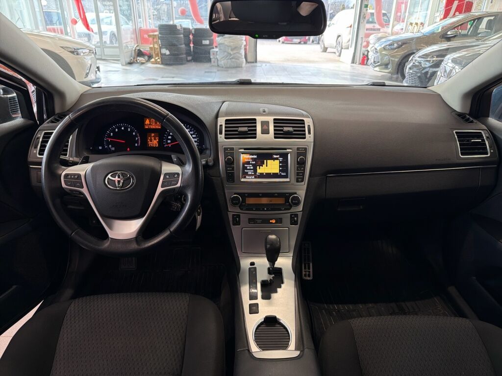 Toyota Avensis 2013 Harmaa