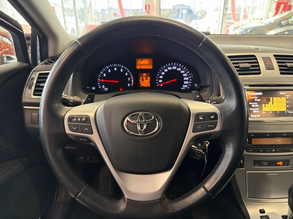 Toyota Avensis 2013 Harmaa