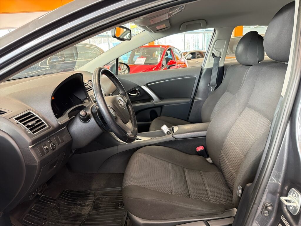 Toyota Avensis 2013 Harmaa