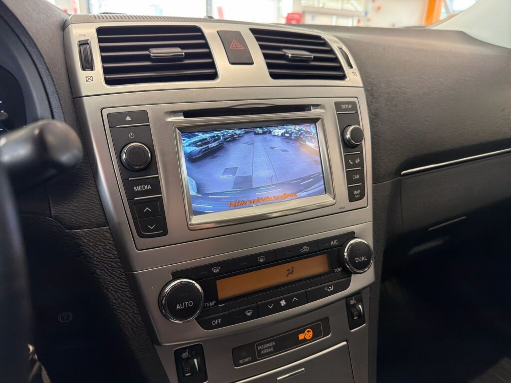 Toyota Avensis 2013 Harmaa