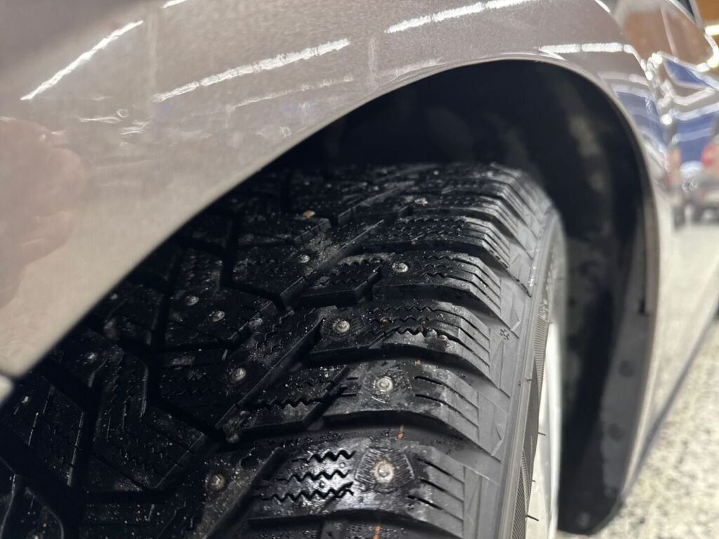 Ford Focus 2013 Ruskea (beige)