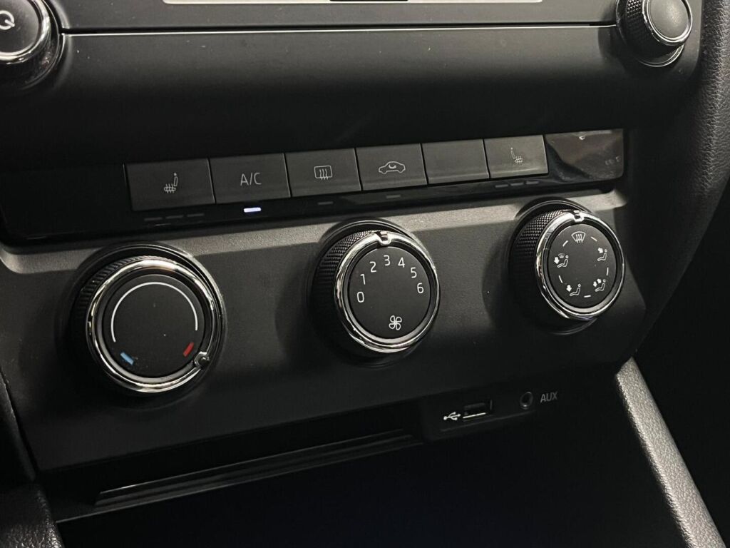 Skoda Octavia 2013 Sininen