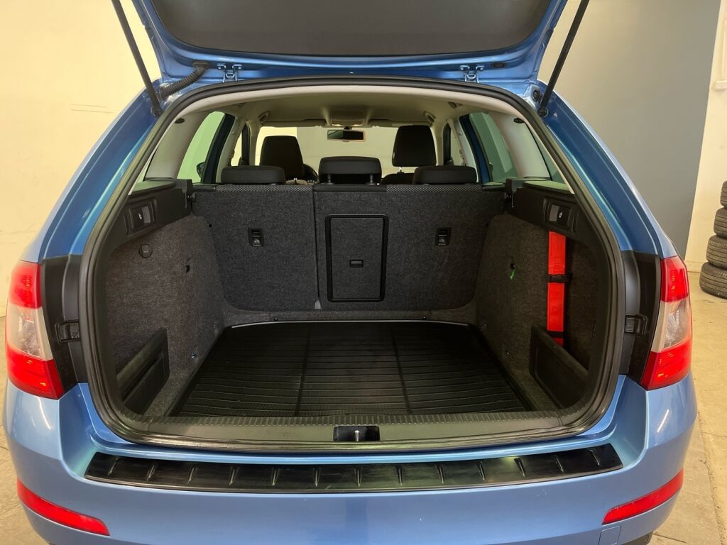 Skoda Octavia 2013 Sininen