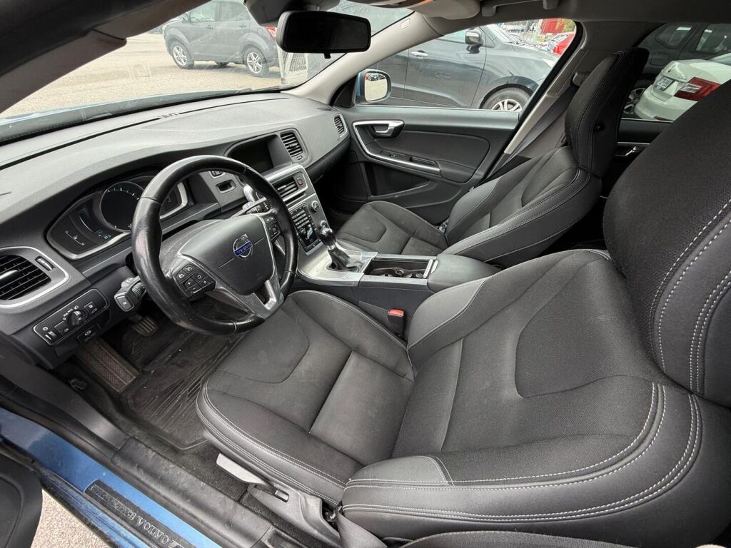 Volvo V60 2013 Sininen