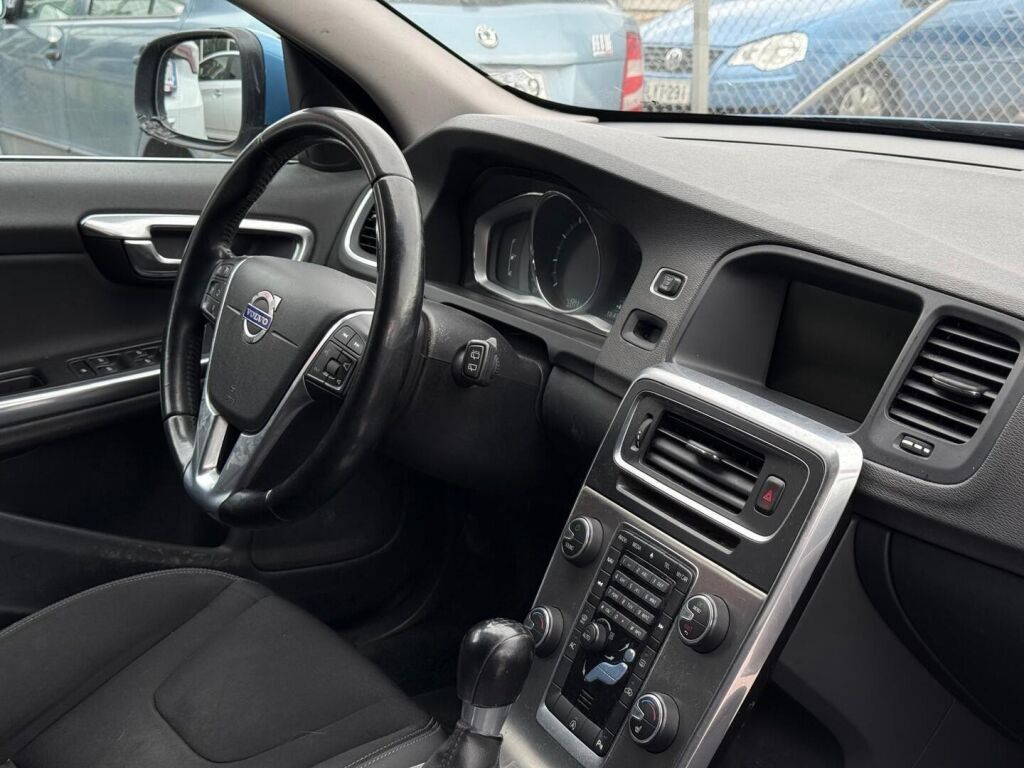 Volvo V60 2013 Sininen
