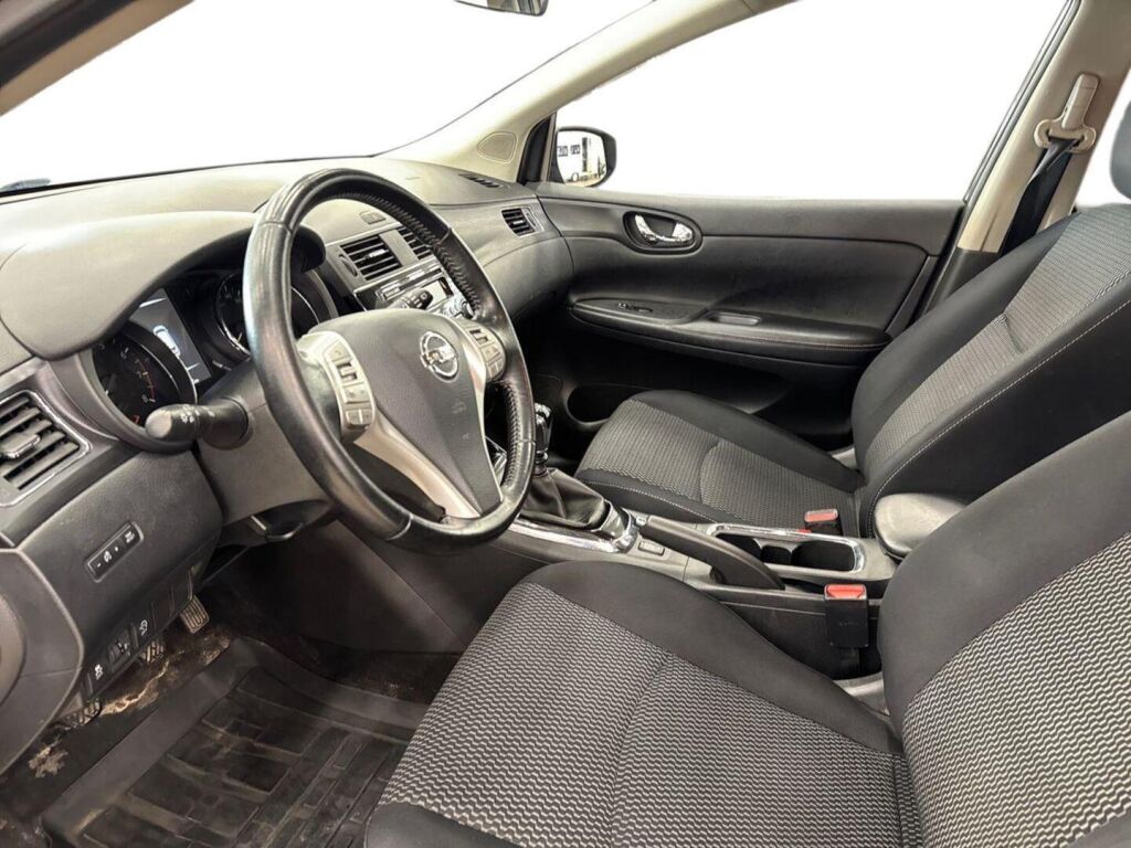 Nissan Pulsar 2015 Ruskea (beige)
