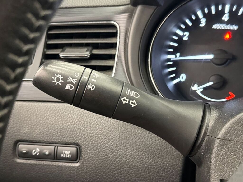 Nissan Pulsar 2015 Ruskea (beige)