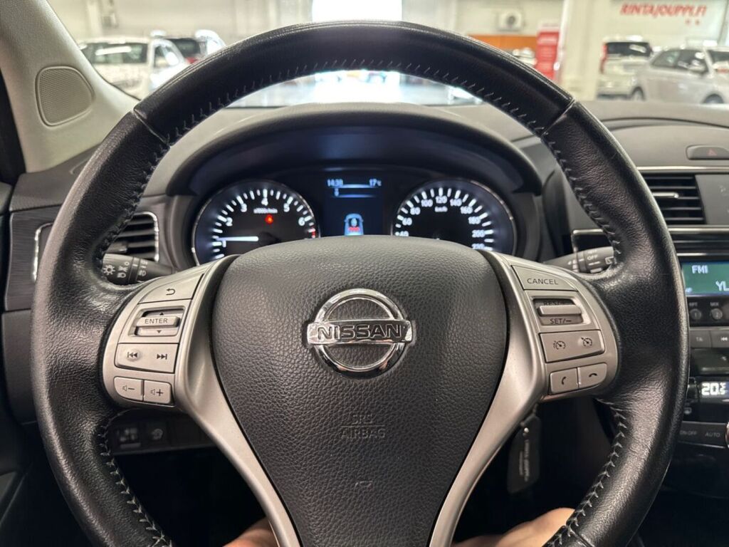 Nissan Pulsar 2015 Ruskea (beige)