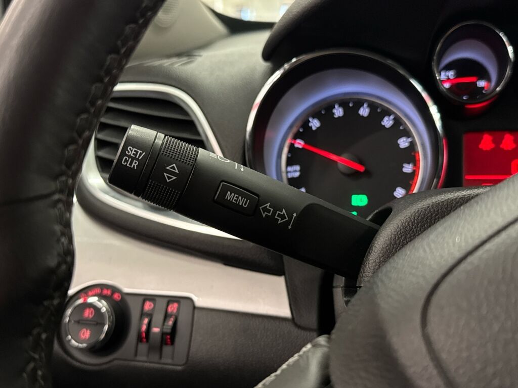 Opel Mokka 2015 Valkoinen