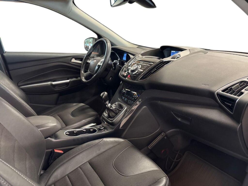 Ford Kuga 2015 Ruskea (beige)