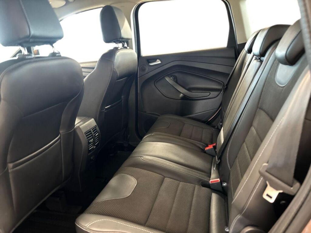 Ford Kuga 2015 Ruskea (beige)