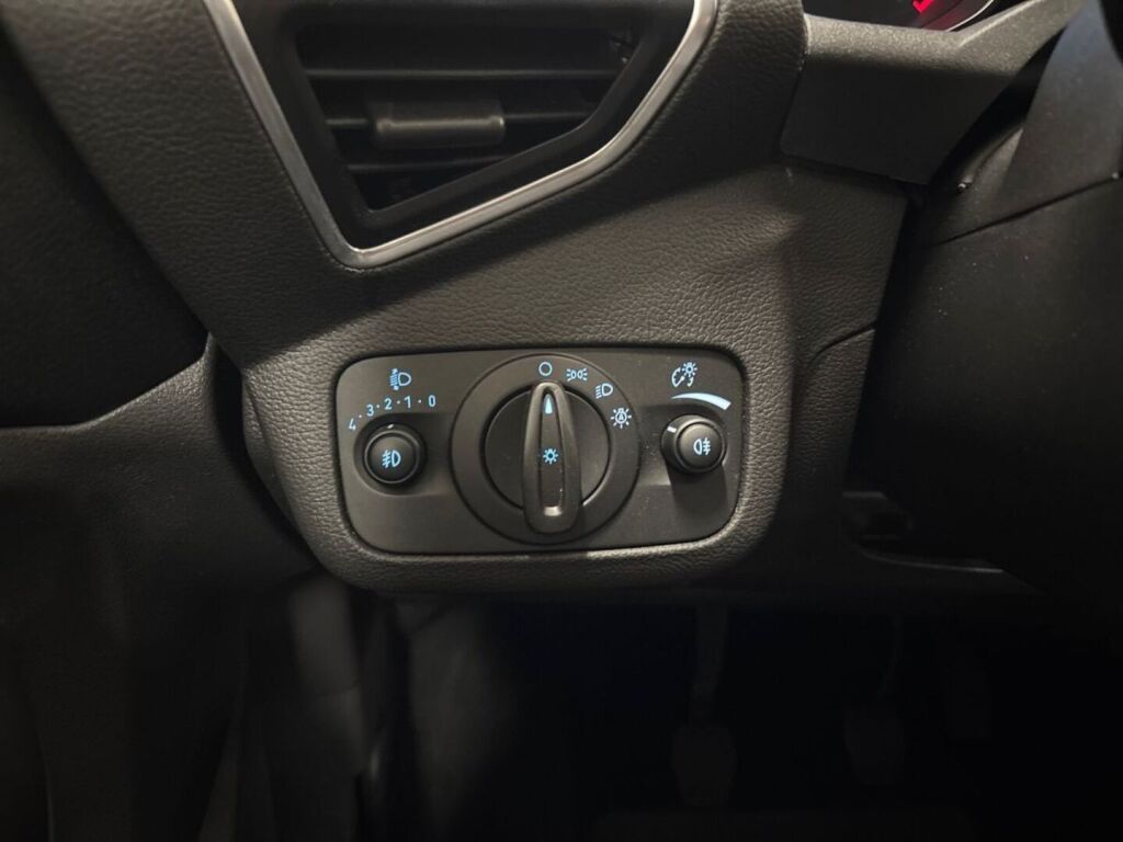 Ford Kuga 2015 Ruskea (beige)