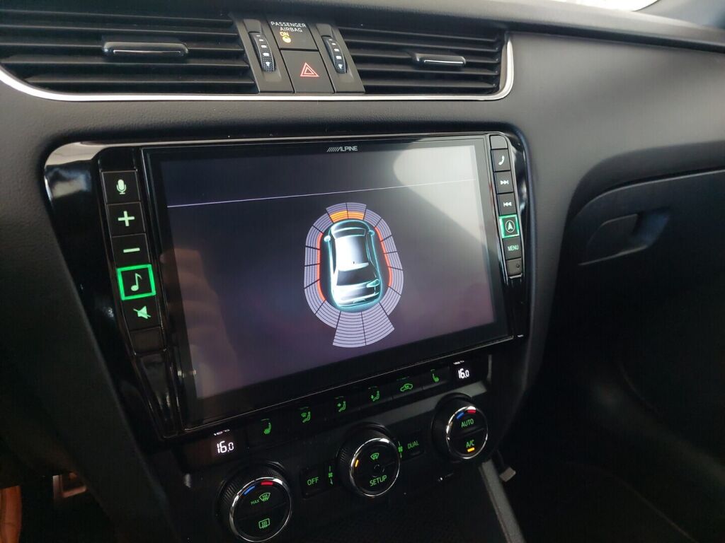 Skoda Octavia 2014 Musta