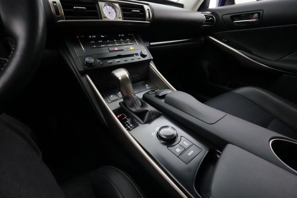 Lexus IS 2014 Sininen