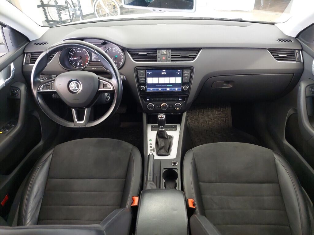 Skoda Octavia 2014 Valkoinen