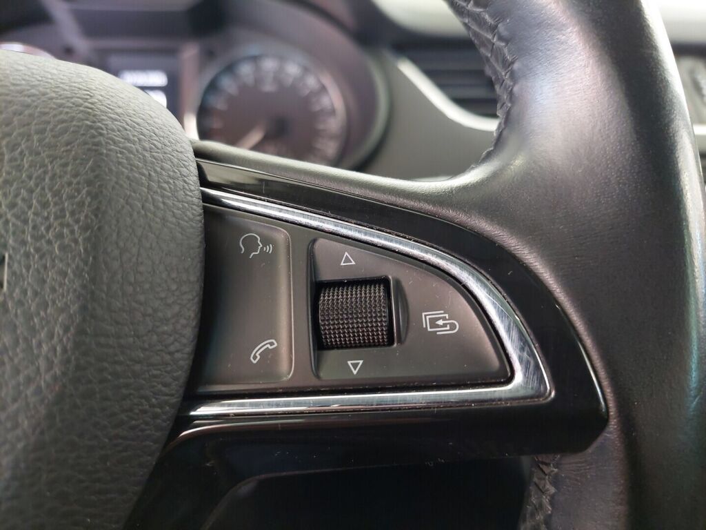 Skoda Octavia 2014 Valkoinen
