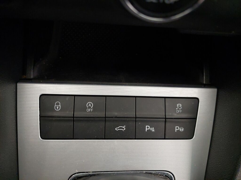 Skoda Octavia 2014 Valkoinen