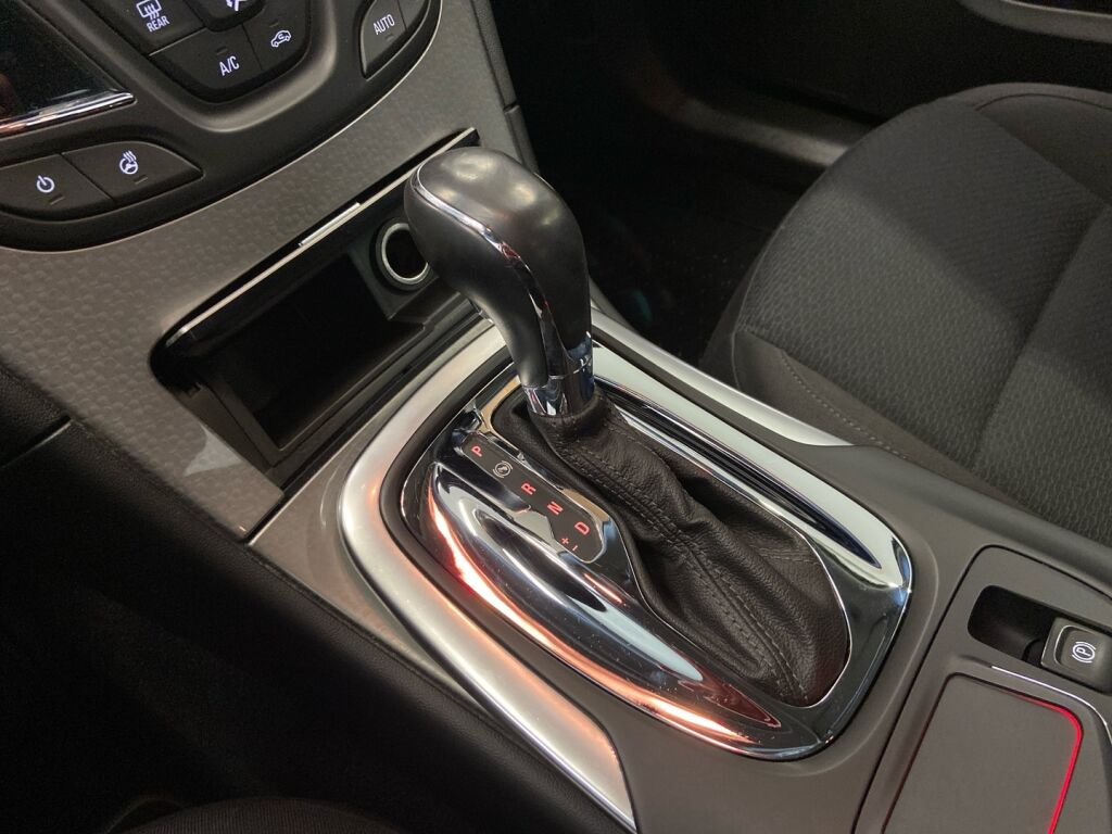 Opel Insignia 2015 Ruskea (beige)