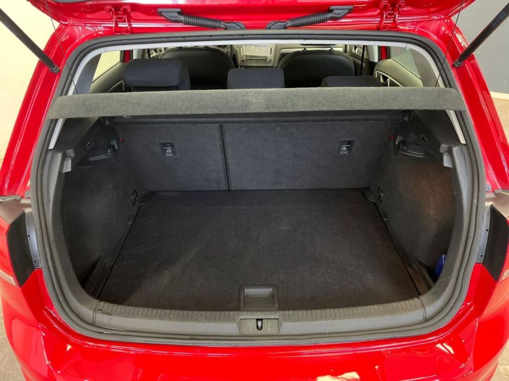 Volkswagen Golf 2014 Punainen