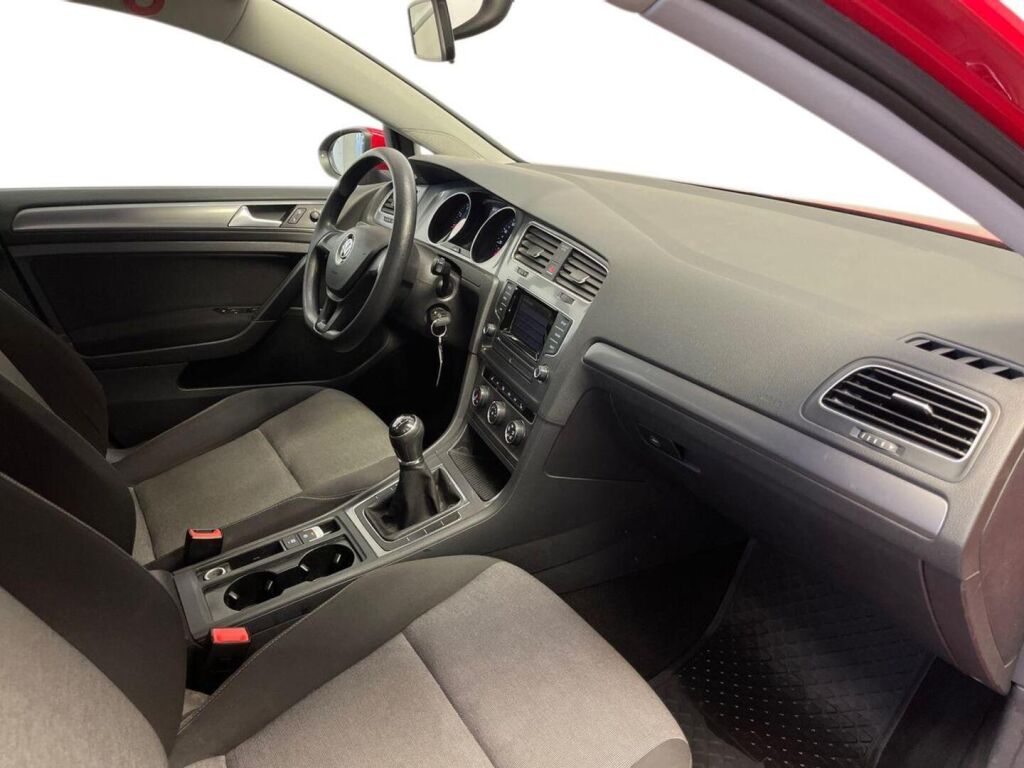 Volkswagen Golf 2014 Punainen