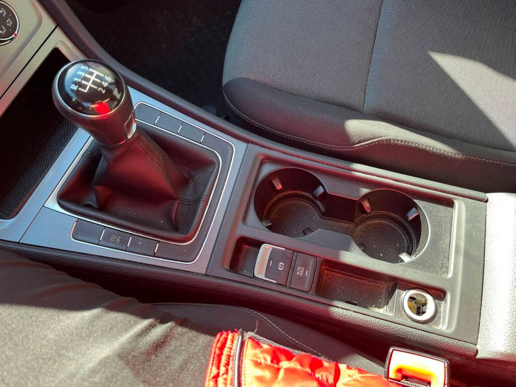 Volkswagen Golf 2014 Punainen