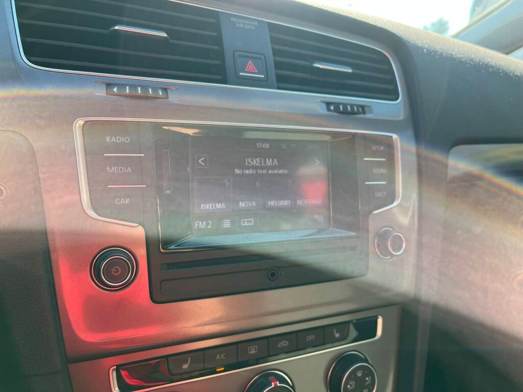 Volkswagen Golf 2014 Punainen