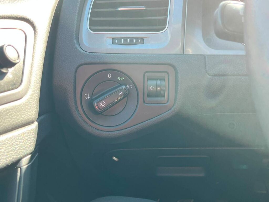 Volkswagen Golf 2014 Punainen