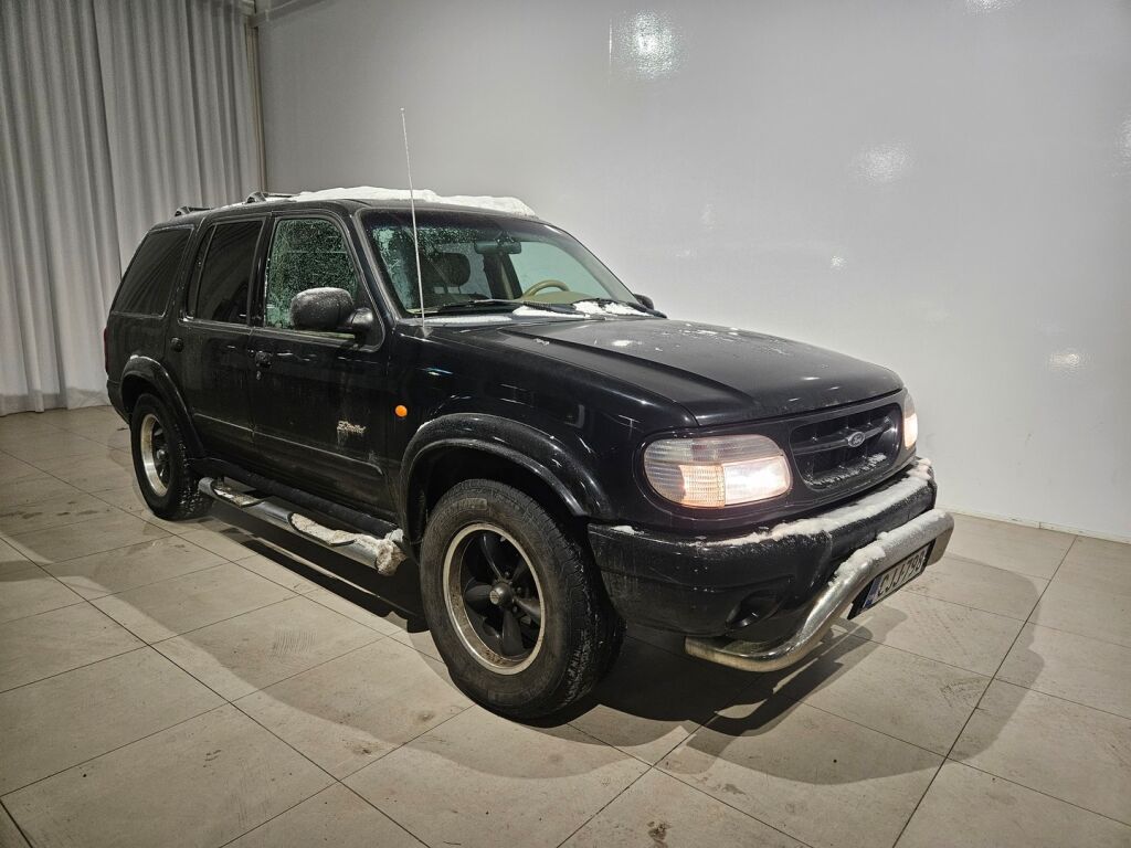 Ford Explorer 2001 Musta