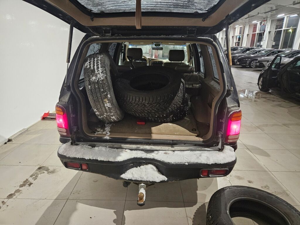 Ford Explorer 2001 Musta