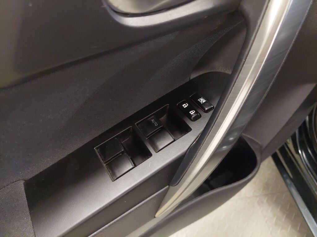 Toyota Auris 2014 Harmaa