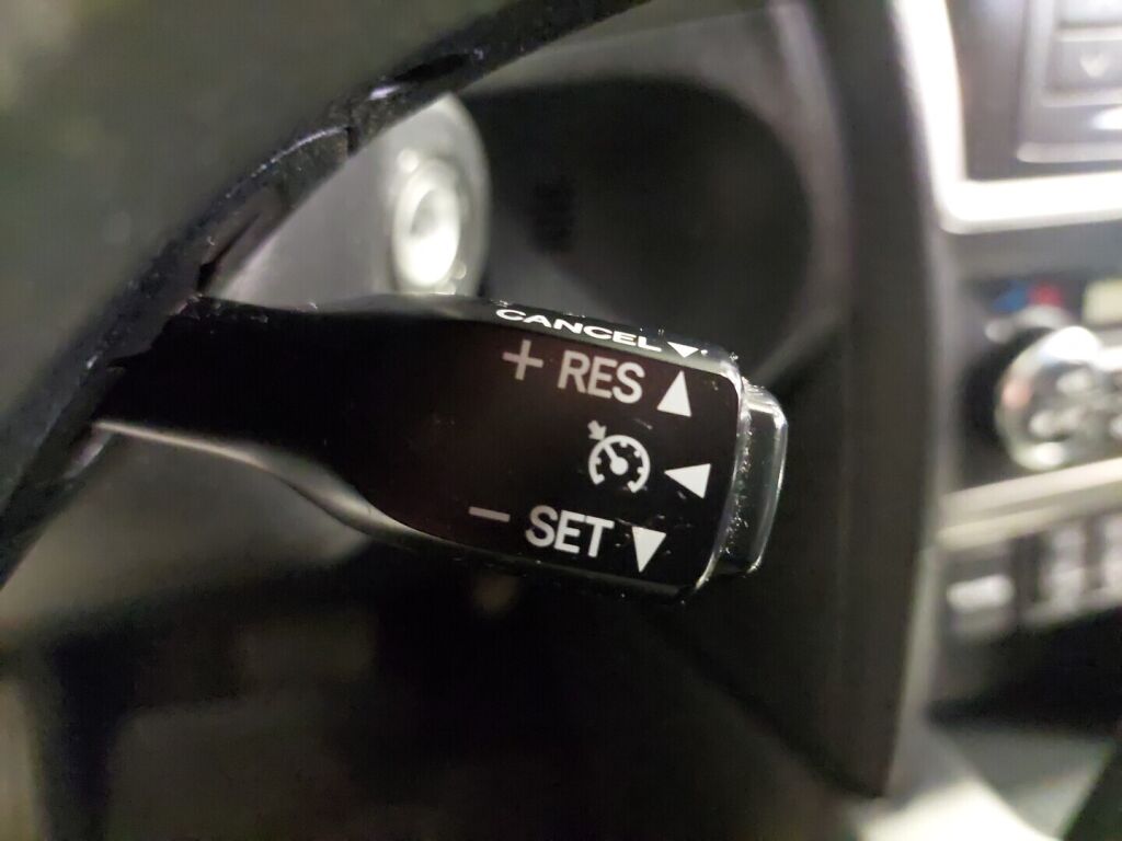 Toyota Auris 2014 Harmaa