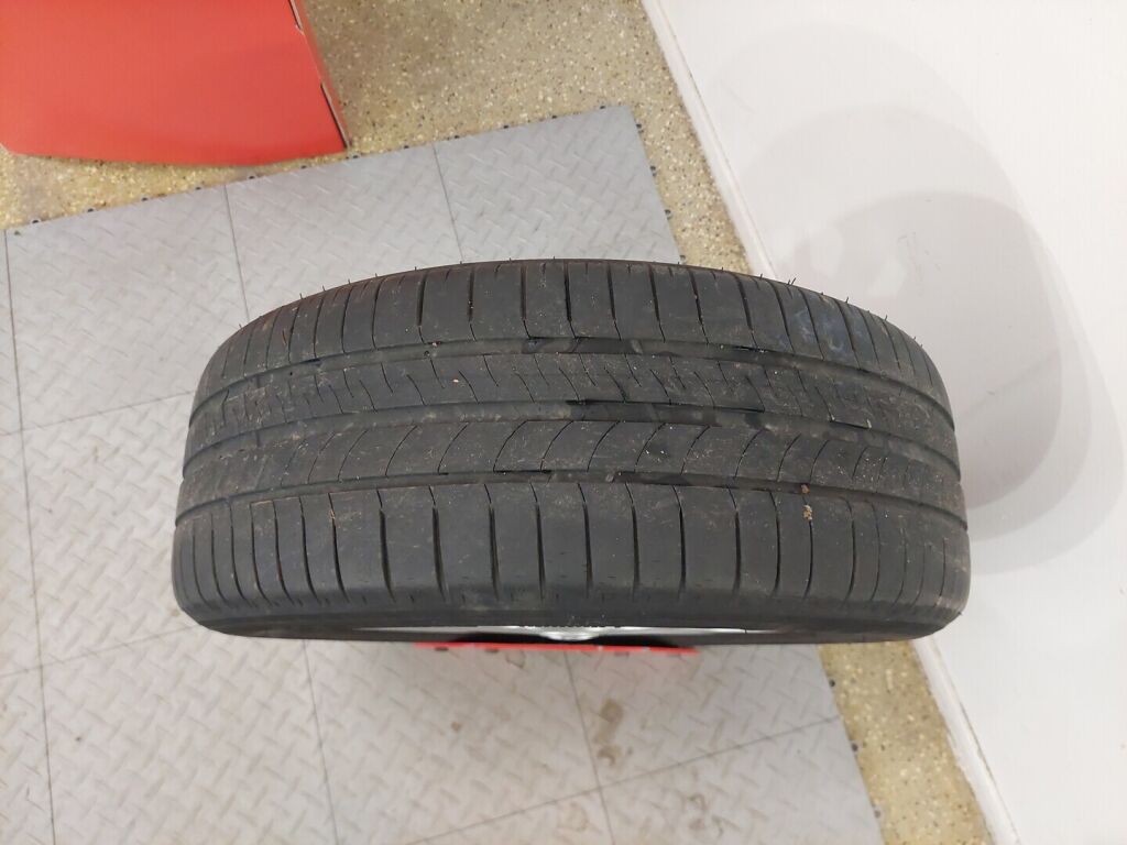 Toyota Auris 2014 Harmaa