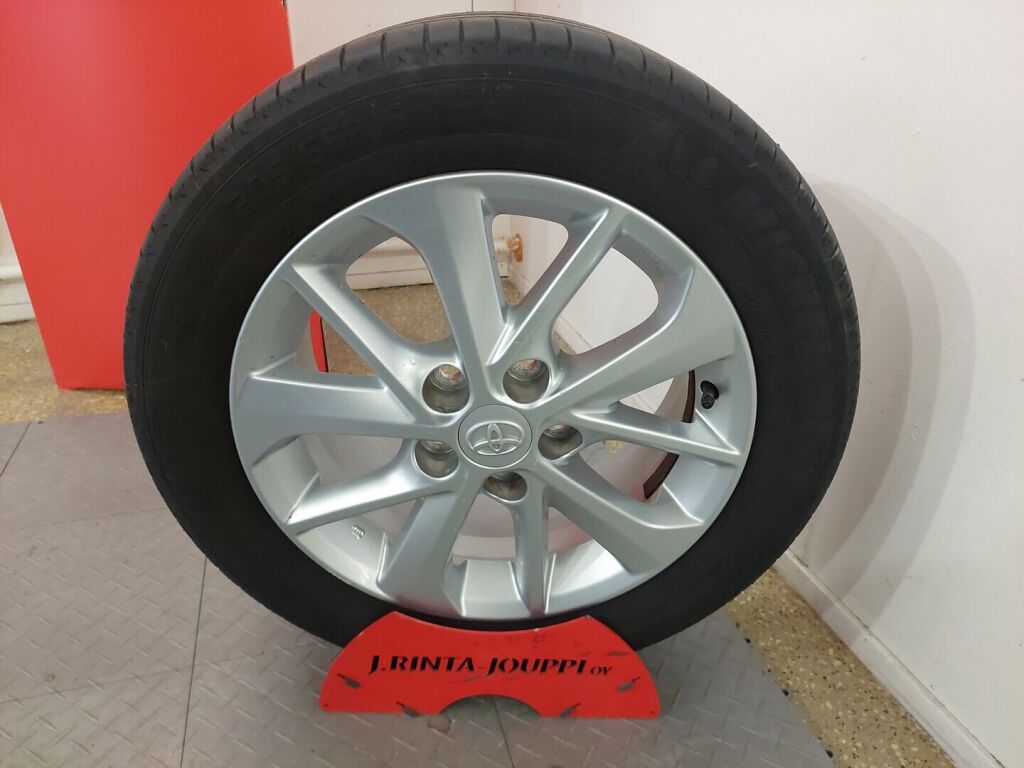 Toyota Auris 2014 Harmaa