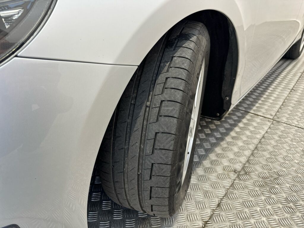 Volvo V40 2014 Harmaa