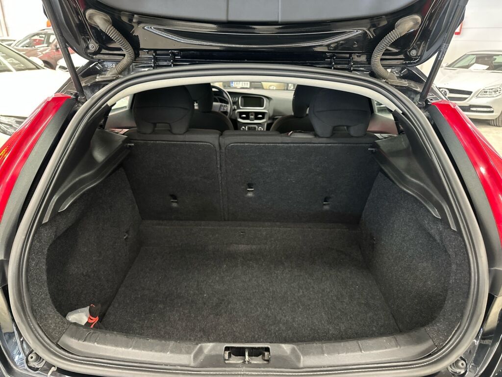 Volvo V40 2014 Musta