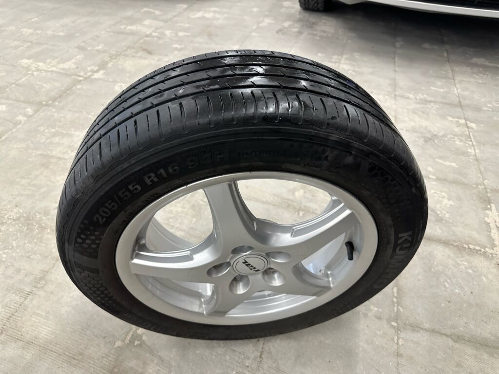 Volvo V40 2014 Musta