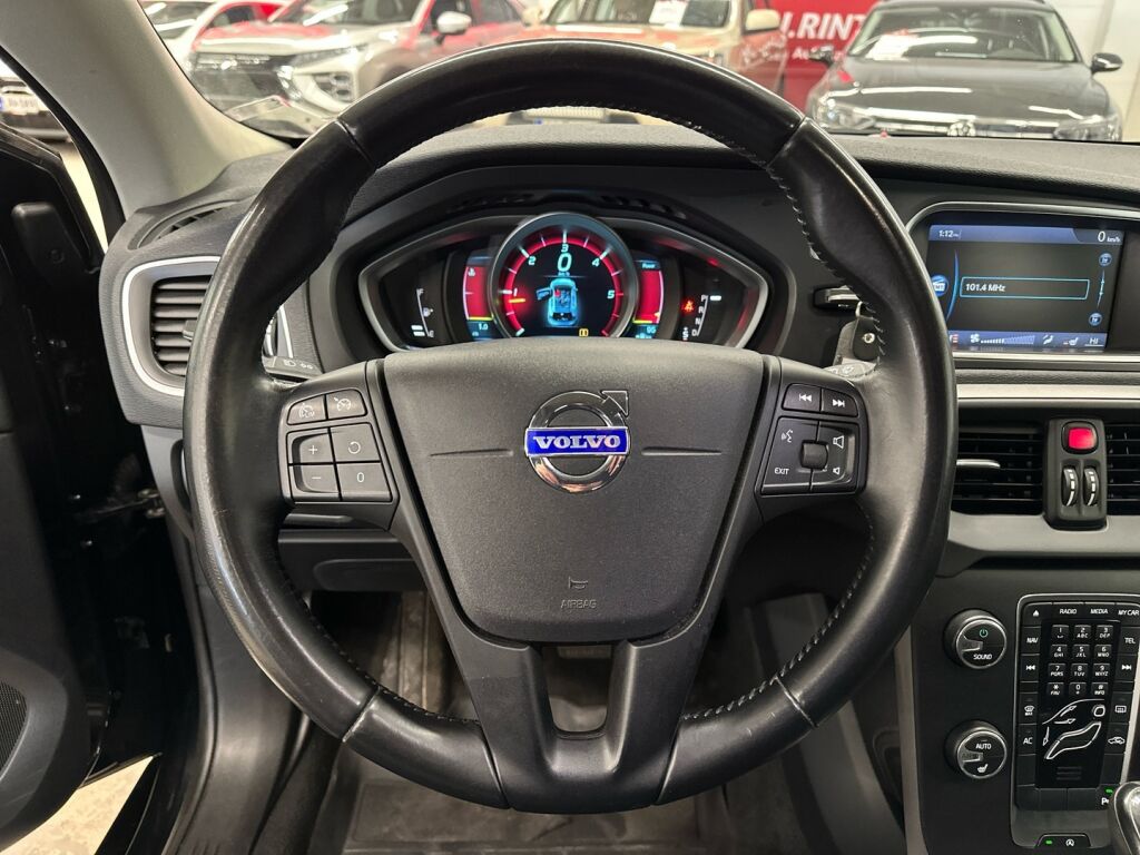 Volvo V40 2014 Musta